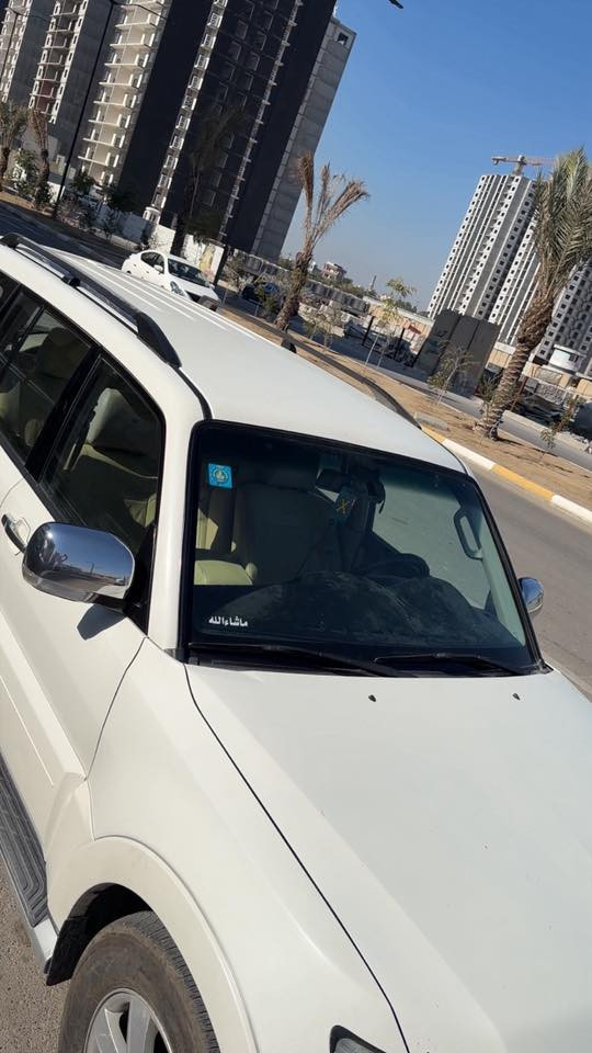 السلام عليكم للبيع باجيرو 
مديل 2008 
السيارة صار بيها طخة خشم البنيد او جاملغ هم 
بدلتهن بلادي وكالة أصليات  او بارد قبق الجنطة 
السيارة إدامة كاملة صدر جديد 
تخم تاير جديد سيارة جاهزة من كلشي 
ال تصال *********** متواجد واتساب هم 
السعر 115
