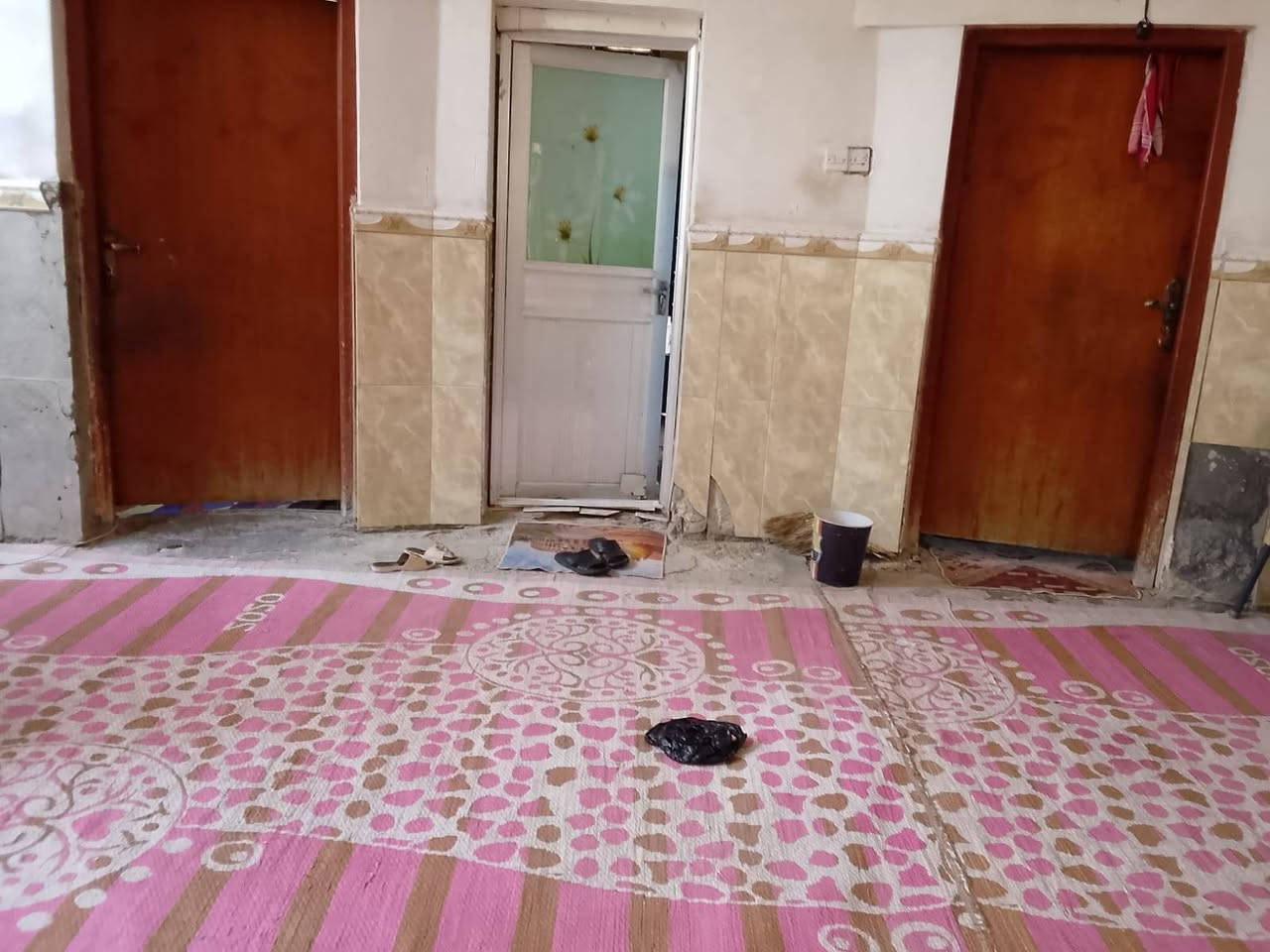 الدار للبيع طابو صرف 🏠

مساحه 150 متر 

الواجهة 10 / نزال 15 

متكون من طابقين 

طابق الاول متكون :

غرف نوم عدد2 4.5x4

صاله 8x3

استقبال 5x5.5

مطبخ 3x5

حمام 2x2.5

خلف حمام منور 1.5x2

منور داخل صاله 3x1.5

طابق ثاني متكون:

غرف نوم عدد2 4.5x4

صاله ثانيه 

حمام 2x2.5

سطح طابق الاول 

سطح طابق ثاني 

خدمات كامله 

عنوان 📍

بغداد/ جسر ديالى القديم نهايه شارع المصرف قرب معامل كزاز أو  مولدة رفيق سابقا

للاستفسار خاص او رقم الآتي 👇
***********
