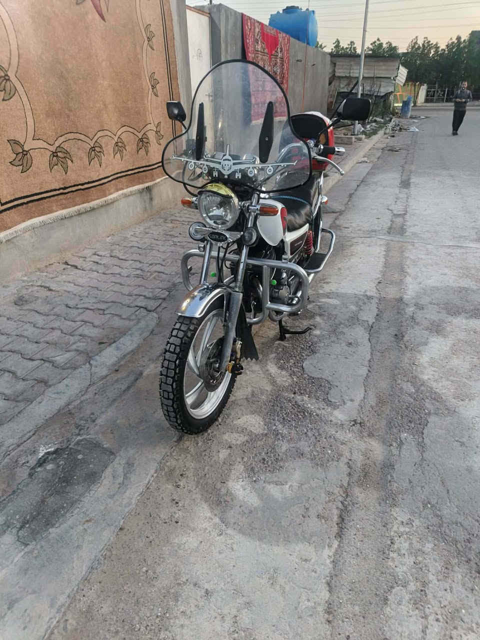 سلام عليكم شباب
جونده للبيع موديل ٢٠١٦ 
أوراقه موجودة 
من كلشي جاهزة كهربائيات كله شغاله كلشي مبدل جديد 
مكاني بغداد قرب بسمايه سعره ٦٠٠ 
خاص مغلق ***********
