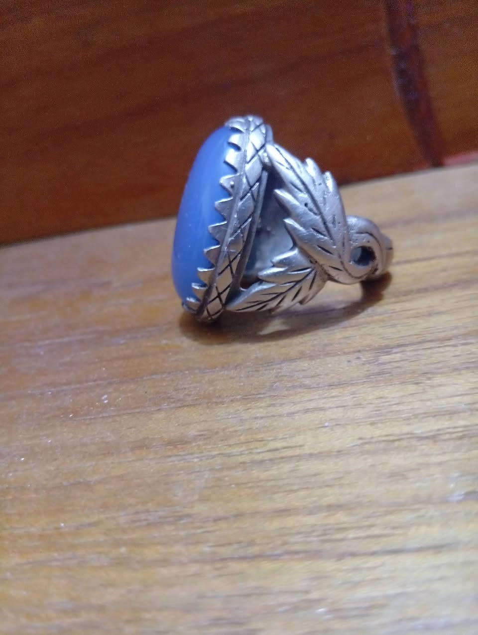 سلام عليكم محبس للبيع بس خشن كلش خشن  ماعرفه فضه لو حديد السعر 40وبي مجال المكان  النجف المكرمه يم سوك المسكف مراسله خاص او واتساب ***********
