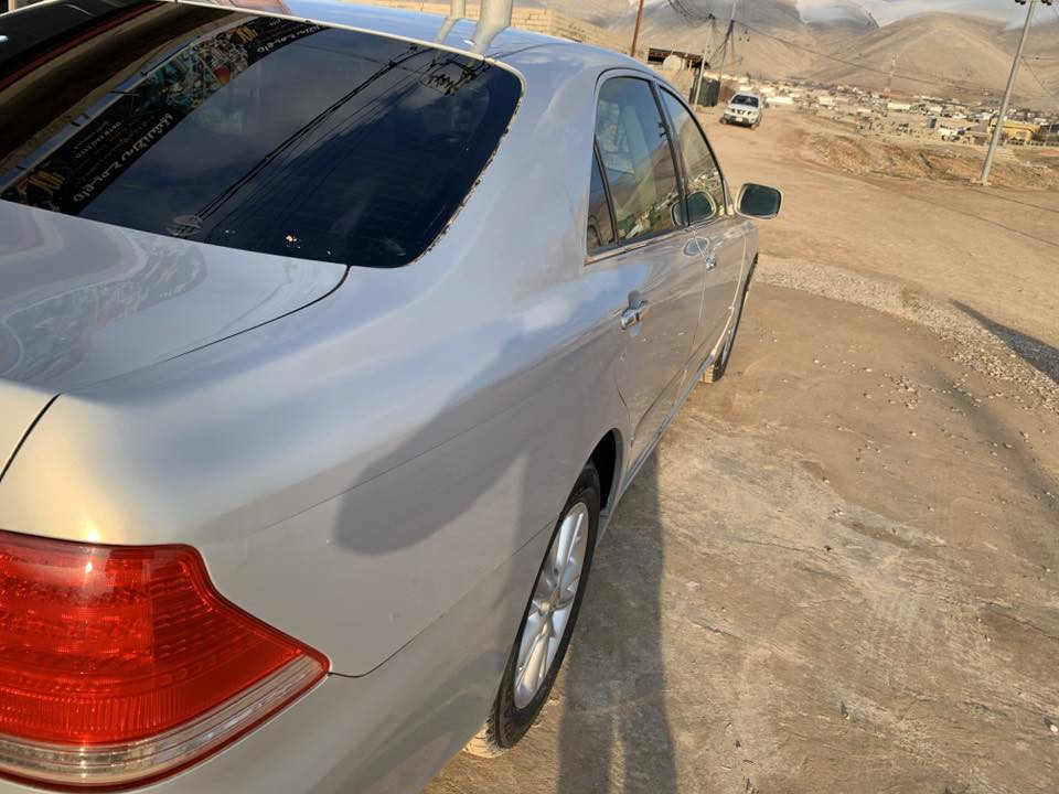 رويال ٢٠٠٥ كه وره به  كه وره دوو دكمه ي ناو زه رد ***********
