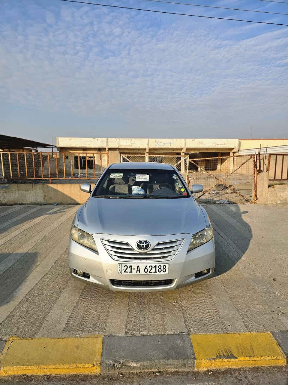 السلام عليكم 
#للبيع_كامري_موديل2008
سياره بيه فقط كارت بارد بالجاملغ لخلفي من جهت اليمين موضح بالصوره والباقي كله مكفول  كير محرك كله بشرط 
تخم تاير جديد صدر جديد رقم سليمانيه دولي هزه جديده تحويل ثاني يوم السياره جديده وحلوه بمعنى الكلمه باقي التفاصيل اتصل ودلل 
#السعر 117 وبيه مجال شي قليل 
هـ*********** غير متواجد على فيس بوك 
عنوان السياره صلاح الدين بيجي
