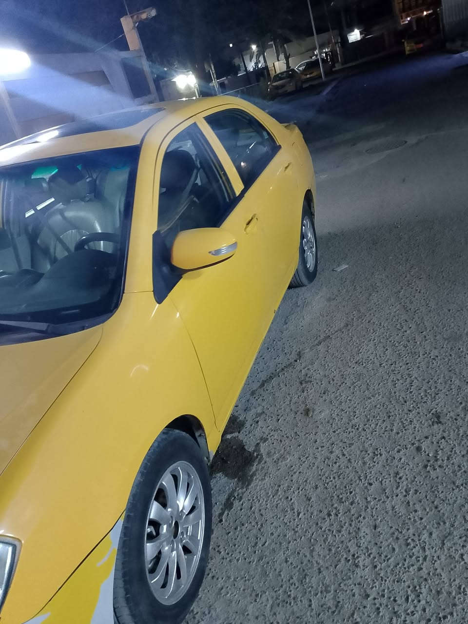 بي وايدي مديل 2013رقم بغداد بسمي مصفره هيه وغرامات السياره بدون صبغ وبدون ضربه كير مكينه مكفولات صدر امامي خلفي 50بلميه تخم تاير جديد السعر 55وبيهة مجال لطيبين مكاني بغداد بلزعفرانيه الرقم ***********
