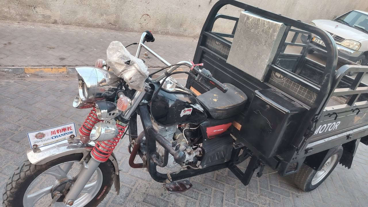 صقر موديل ٢٢ مكينه تخبل ونعره وفول ودبلات عوزهه وتايرات جدد بيهه نقص باتري *********** سعر مليون ٤٠٠
