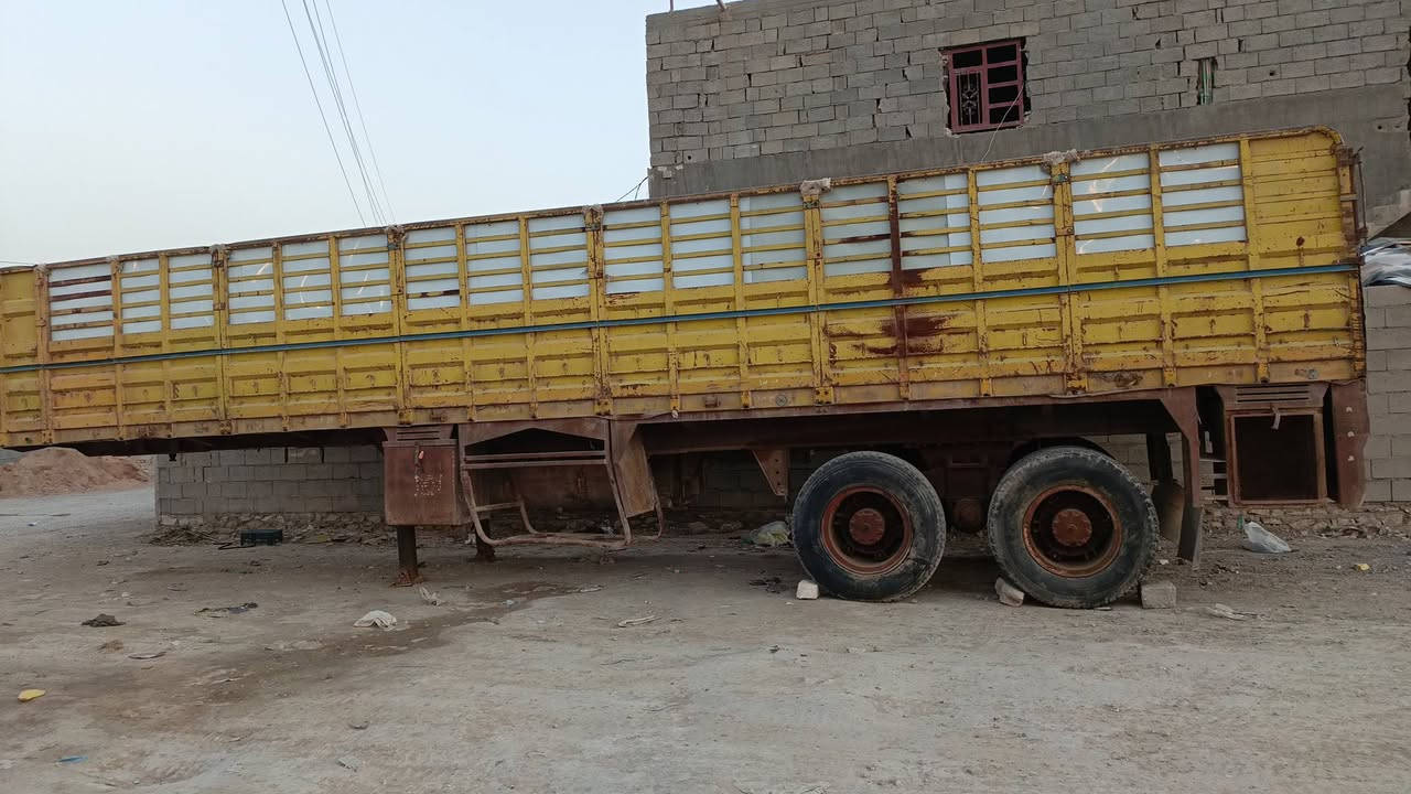 عربانه لبيع حداديه شاصي 16 مجموعتها 14 جديده دناكير برينه سربس شريد 3 موجود جيب وشد الثالث تايرتها تعبانه مال وكفه جناب جدد ثلاجه مطبخ صناديك كاعيه جديده مقلفه العربانه السعر 55 وبيها مجال لشراي مكانه الرمادي الخمسه مكلف بنشر مارد خاص استفسار عل رقم  ‏‪***********‬‏
