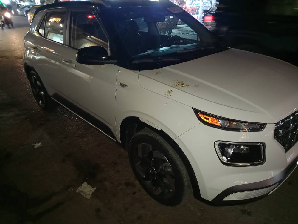 بسم الله الرحمن الرحيم.       هونداي فينو. موديل. 2023 .اللون. ابيض والسقف.اسود. رقم فحص مؤقت. بدون قطرة صبغ. حادثها تقرير غرق. ماشية.6.الاف..       الميكانيك مكفول برغي مامفتوح بيها تبديل كم قطعة بالكهربائيات السيارة اجتي من امريكا تشتغل..بصمة كشنات جلد ومخمل شاشة كبيرة كامرة دوارة تدفئة كشنات تشغيل عن بعد 3 انظمة قيادة تحديد مسار كروز سرعة سياقة ذاتية تحكم استيرن جهتين. وتوجد مواصفات أخرى..السعر. 145.$ ورقة وبيها مجال بسيط..للاستفسار..***********..يوجد واتس اب. .او. مراوس. حسب القناعه بغداد, العراق
