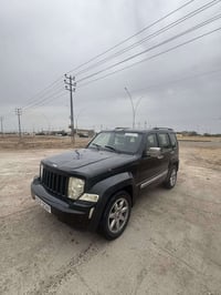 جيب لبرتي مديل 2010 رقم بغداد انكليزي باسمي السياره بدون صبغ فقط ضربه ...