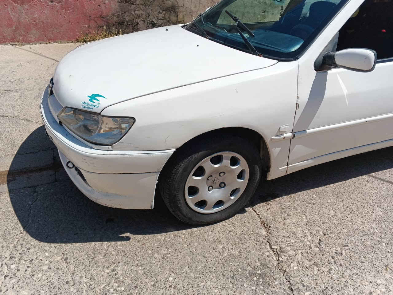 بيجو موديل 2000 حجم 306 مكينه بيها صرف سياره شغاله شرط الوكاله شغال وين من يشغل ما بيها ما ابيها سياره بيها صرف سعر 12. ***********
