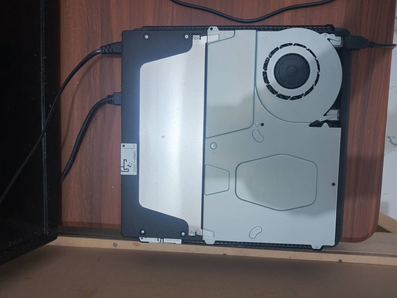 سلام عليكم
بلي فور سلم مهكر
مساحته512GB
يحتوي على العاب
سبايدر مان مارفل
الحرب العالمية الثانيه
مافيا
بيس26
جهاز نضيف وهاي الصور كدامك والجناي يعرف بيهن
صارلي اقل من الشهر من اخذته ولعبت بي شويه وتركته
منافذة نضيفات وتجي ويا جوستك تجاري ومنفذHD وسلك باور وسلك شحن الجوستك
جهاز مامفتوح ولاداخل تصليح والدليل الستيكر 
سعره370قفل


**إذا كنت صاحب هذا الإعلان وتريد حذفه لأي سبب، رجاءا أرسل رسالة إلى الدعم الفني**