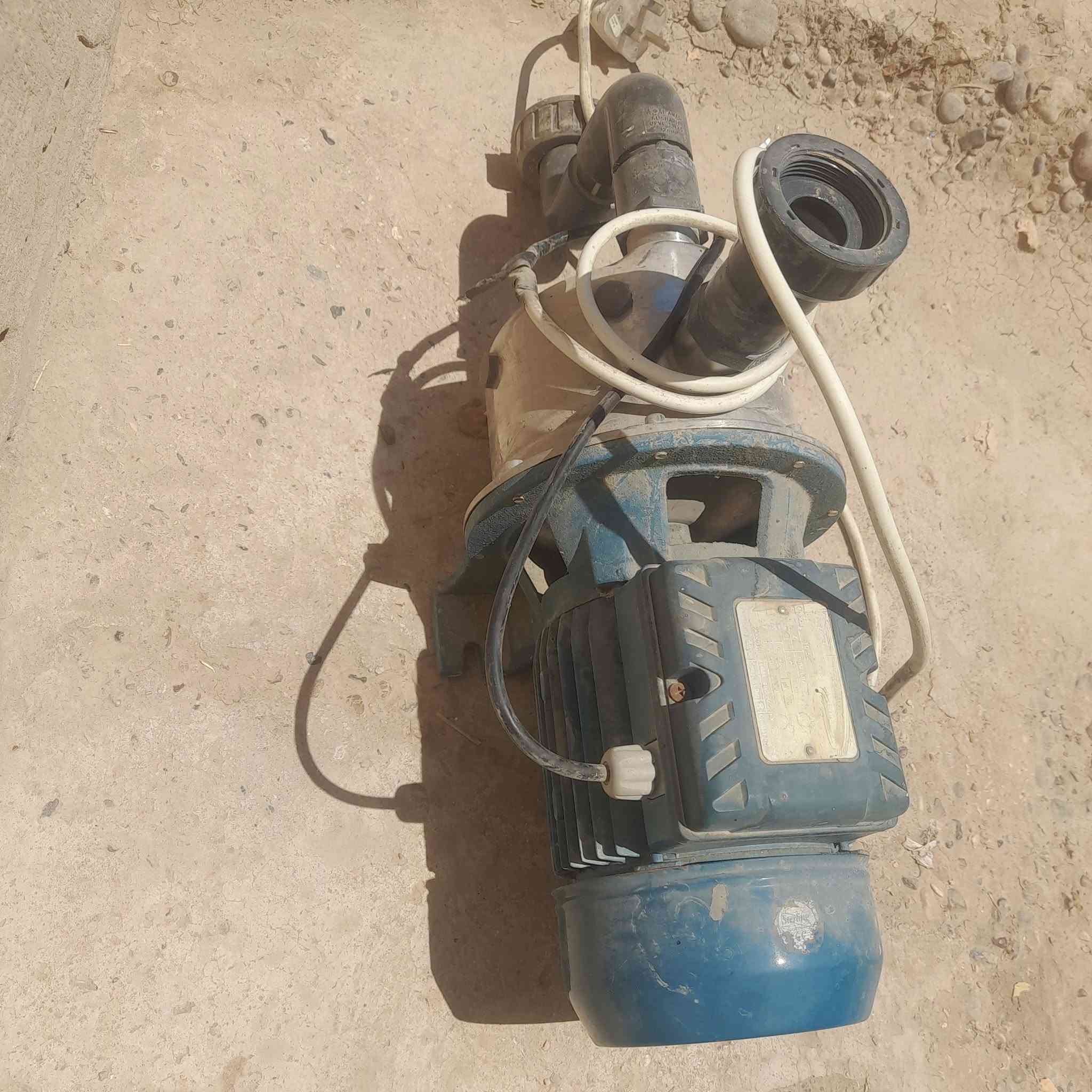 شرط جدد
ماطور ترس ارو ستل ستيل غذائي بعده جديد مستعمل شهر واحد والثاني على الاسالة جدد معنى الكلمة السعر اتصل وتدلل
المكان بغداد يوجد توصيل 
*********** واتساب
