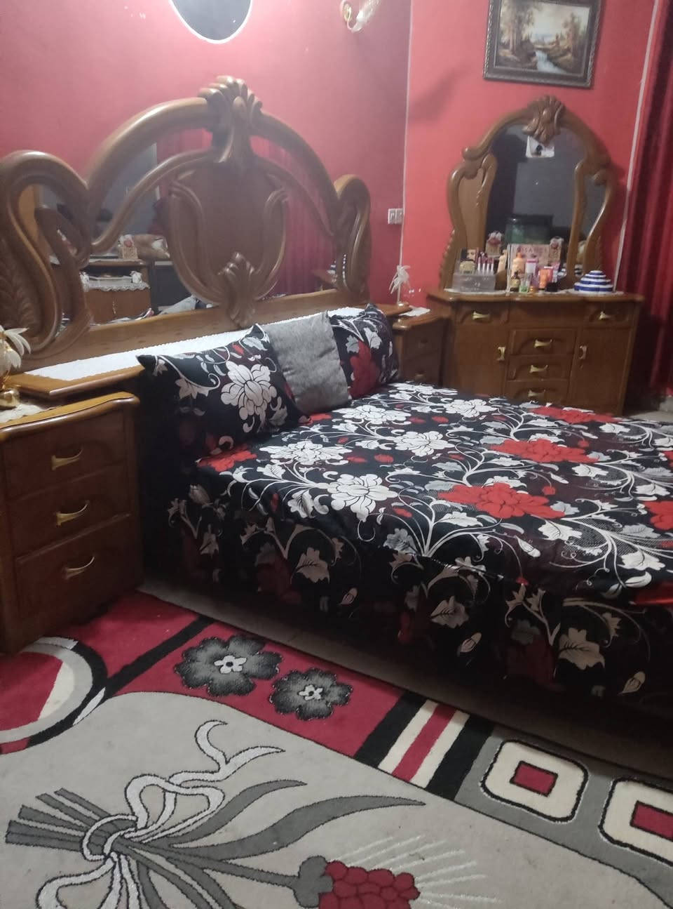 غرفه تسكام  خشب ثقيل سعر مليون وربع *********** واتساب
