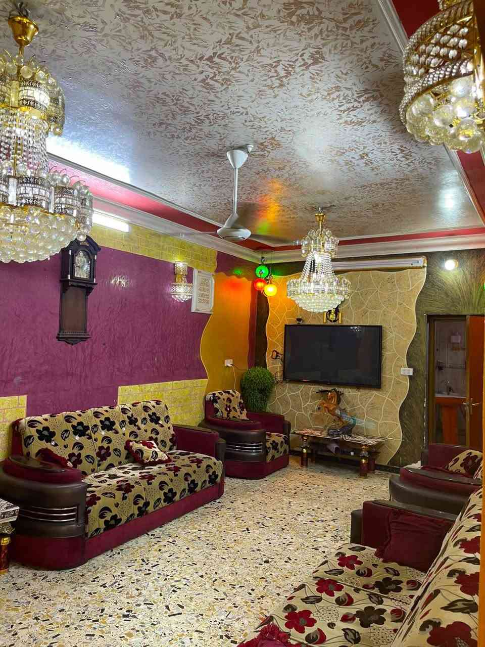 سلام عليكم بيت ب قطاع 74 بل فرع العريض مقابل سوك العوره ***********
