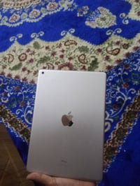 ايباد ٩ ٦٤ • استعمال قليل • قلم وكفر