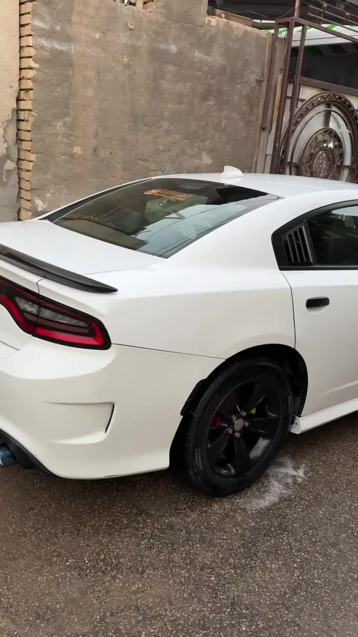 السلام عليكم جارجر 2015بدون ارباك مصبوغ لجاملغ والباب لسدر ولباب لخلفي مبدل بلادي وربع بالجاملغ لخلفي جهت لسدر 
بيع او مراوس باوبامه حديثه لون ابيض اصل اتصال ع رقم
*********** ع الوات ساب او ع الخط
