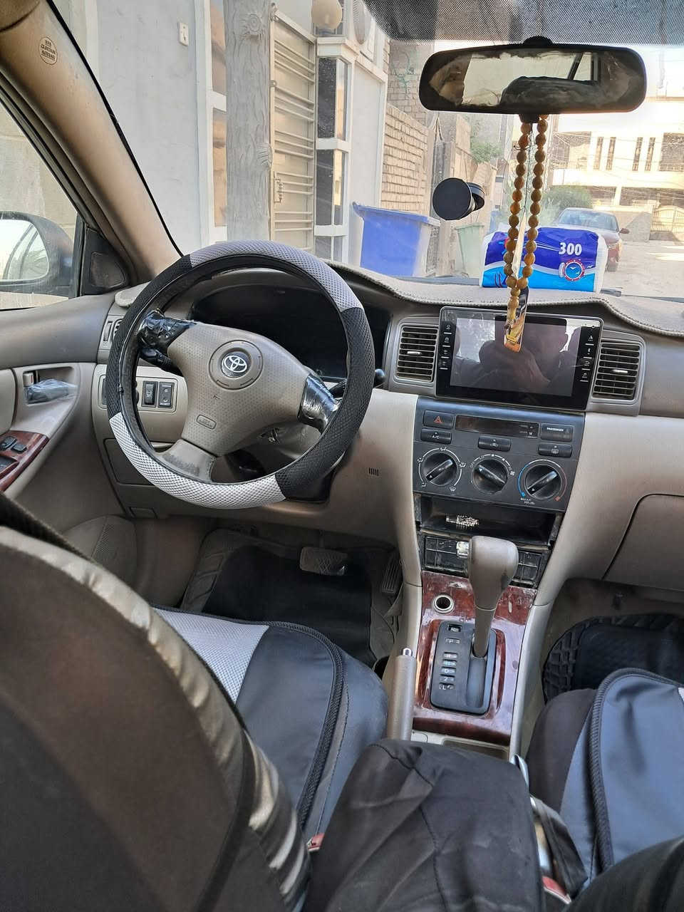 السلام عليكم كورلا نحلة موديل ٢٠٠٧ نظيفة مصبوغة عام للجمالية تدفئة وتبريد شغال وكير ومحرك خير من الله وفتحة سقف سيارة جاهزة من كل شي سيارة بأسمي السنوية صالحة لحد ٢٠٢٧ رقم انكليزي بغداد مكان السيارة بغداد الدورة السعر ٩٥ ورقة للاتصال ***********
