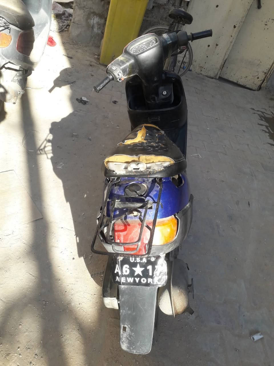 دراجه بطه للبيع سعر ٢١٠ موكان كربلاء حي رمضان قرب جامع حسين رقم ***********
