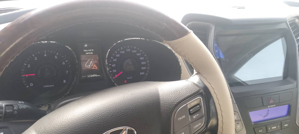 سيارة سنتافيا للبيع 2016 كفالة عامة ماعدا صبغ خفيف بالباب مبينه بالسونار السيارة باسمي سنوية وهزه وارقام جديدة رقم واسط المكينة 6سلندر ماشيه 112 السيارة سبعة راكب السيارة فول مواصفات واحد على واحد
 السعر 170$ للتواصل على الرقم التالي العنوان الكوت المركز 
***********
***********
