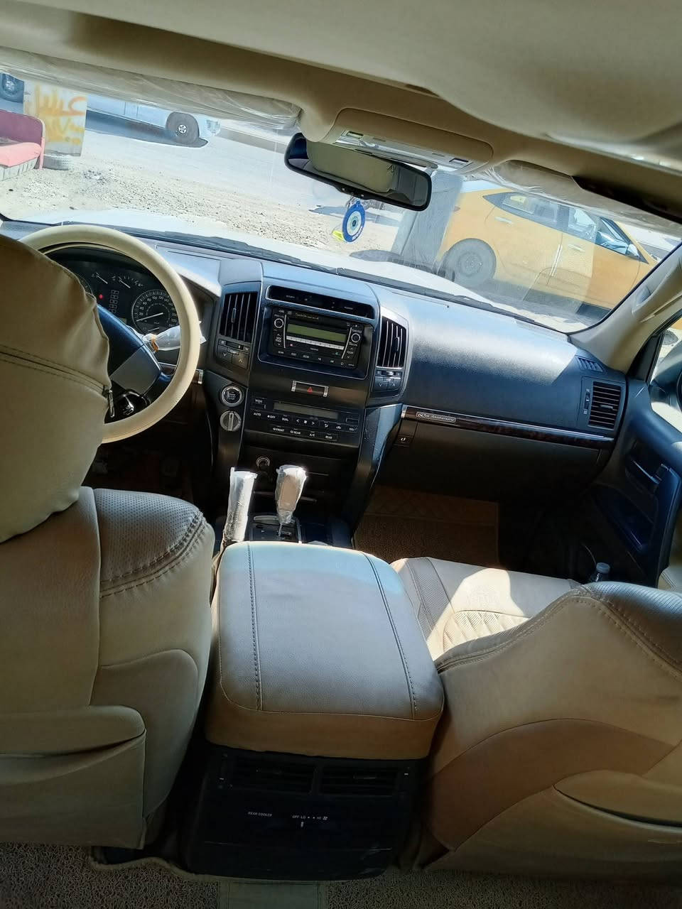 تويوتا لاندكروزر موديل 2011 ستينيه سونار واضح صبغ بنيد اثر جراد 
وباقي تكحيل 
 ماشيه 200الف حقيقي السعر 31 ونص بيه محل العنوان الدوره ابو دشير 
***********
