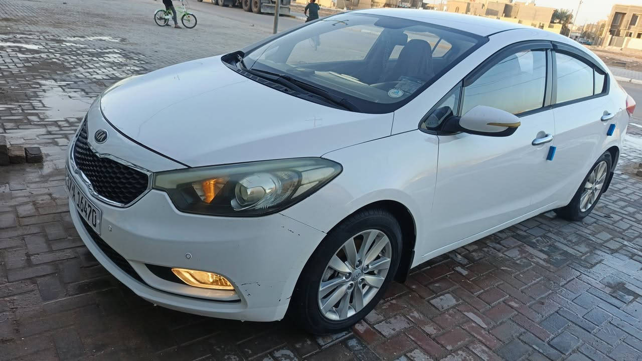 السلام عليكم
سيراتو 2014 خليجي مكفوله من تبديل والصبغ ماعدا المؤشر في السونار نص فول تبريد جاهز تخم تاير سياره جاهزه ونظيفه رقم مثنى انكليزي سنويه جديده باسمي تحويل ثاني يوم  السعر 125 الاتصال على الرقم ***********
