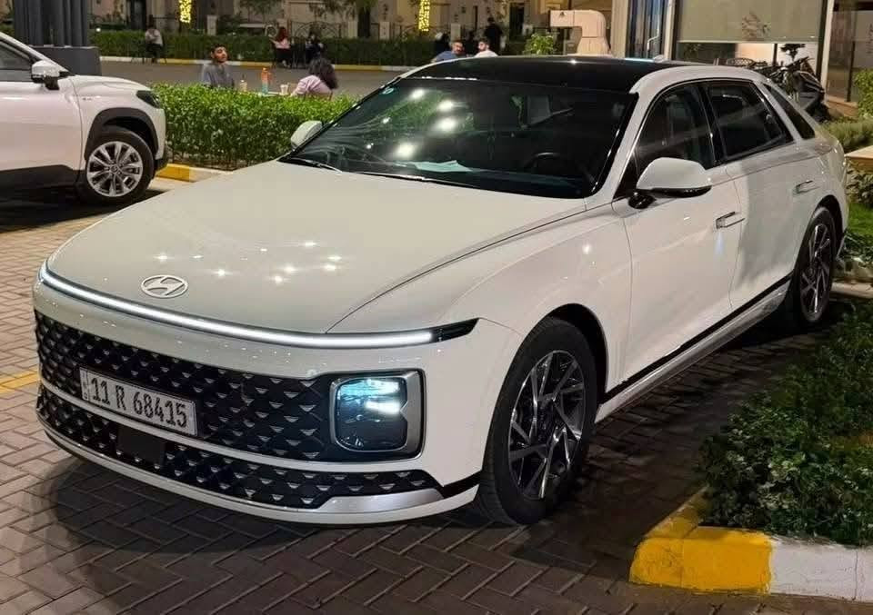 كراند ازيره 2025 ملكي فول 

سيارة جديدة جدا ماشيه 7000 km

مغلفه ppf ب 3000$ 

فول مواصفات عدا فتحه و بردات

وارد كوري بانزين اصل 

السياره بدون حادث فقط كلير قطعتين بدون فتح او تبديل

مكانه داودي

رقم صاحب سيارة ***********

للبيع او مراوس
