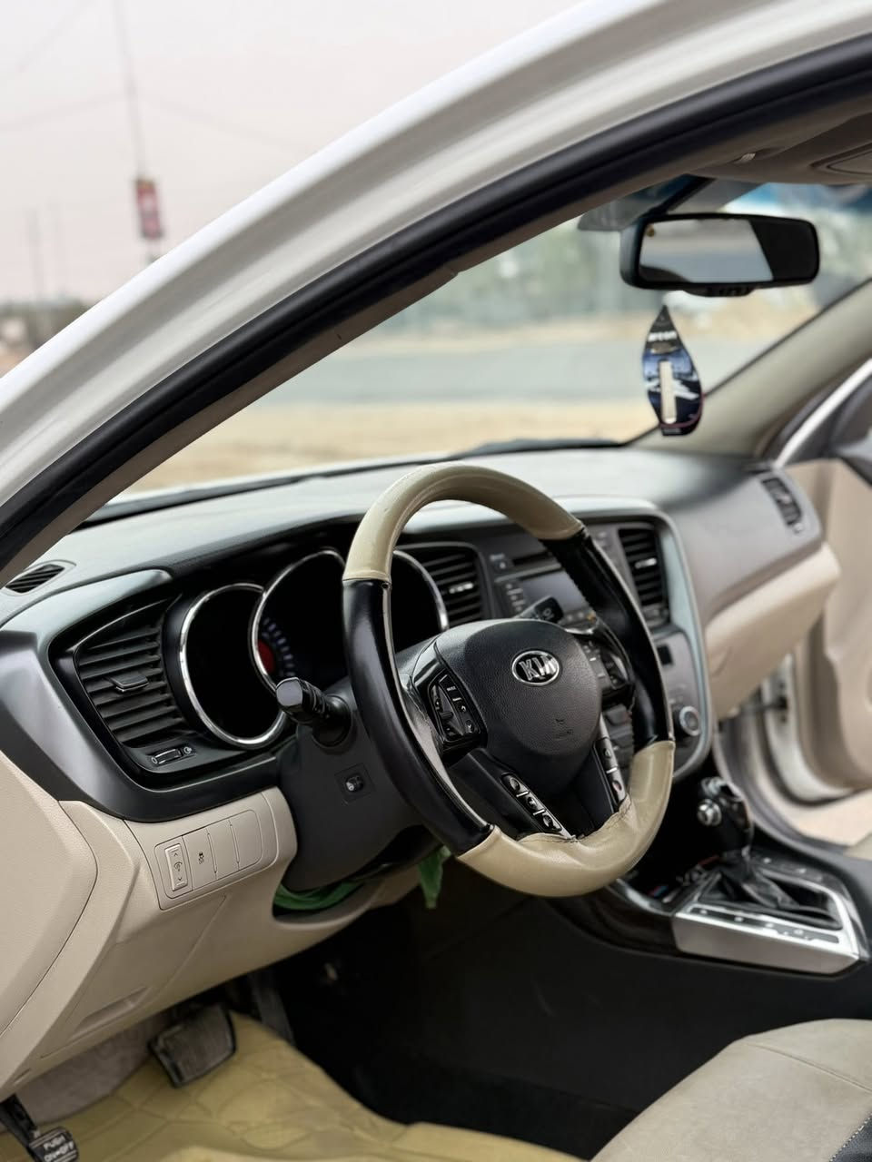 للبيع
اوبتما موديل 2014
فوووول عدا ( البنراما)
سنويه بسمي شرط (  المداور) 
سنويه جديده
رقم جديد 
رقم مميز( ٣٣٤٤٥) أربيل 
هزه جديده بعدها ماصاقطه
بيها صبغ أثر شخط  مصطره بل باب الخلفي موظح بل صور 
  
         (  المواصفات)

مكينه 2400 مفتوحه
تبريد تدفئه خير من الله 
بصمه تشغيل +بصمه ابواب
لايت استداره دوار
    (زراك لايت وهاذا يجي قليل بل اوبتما)
    ( كشنات تدفه وهاذا هم قليل يجي بل اوبتما) 
لد امامي
لد خلفي
ثلاجه
حساس خلفي
كامره خلفي 
اشاره بل مري
مري شفط 
دبل كزوز
كشنات جلد 
تبريد قطعتين
تبريد بيانو
تحكمات استيرن اربع جهات
كشن كهربائي تحكم ذاتي
خزن كشن
مانع الانزلاق
               
            النجف الاشرف ناحيه الحيدرية
موبايل ***********
