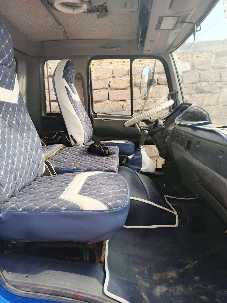 السلام عليكم سياره للبيع هينو رقم بصره انجليزي مكينه 70 سياره جاهزه للشغل العنوان البصره القرنه *********** ***********
