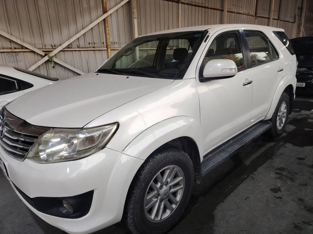 سلام عليكم تويوتا فورتشنر ٢٠١٤ محرك ٤ سلندر مكفولة عدا بارد للاتصال *********** في بغداد رقم بغداد دولي باسمي السعر ٢١٠ ورقة بغداد, العراق
