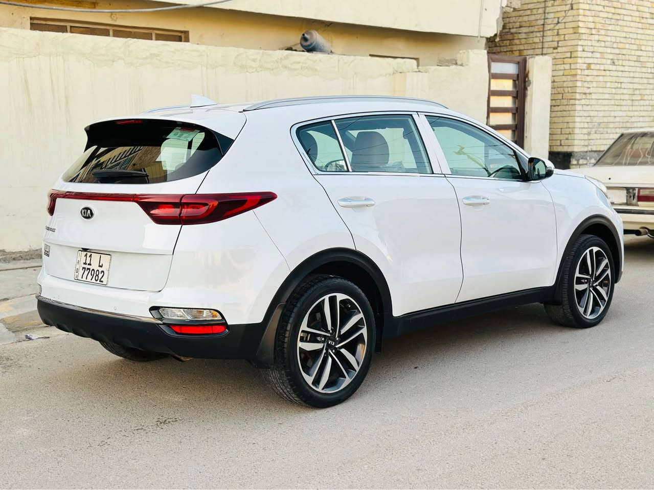 السلام عليكم 🌹 للبيع 
سبورتج 2020 مكفوله من الصبغ والحادث
وارد خليجي 
رقم بغداد الدولي 
مواصفات نص فول 
شاشه جبيره 
كامره 
تحكمات ستيرن
داخل عسلي 
كشنات جلد 
مري شفط 
اشاير مري 
حساس امامي خلفي 
والسعر ٢٠٥ وبيه مجال
والشراي يتفضل ***********
*********** العنوان فلوجه الفلوجة, الأنبار
