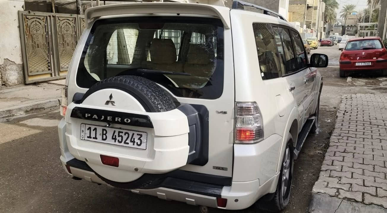 السلام عليكم
باجيرو 2010 حبتور 
فول مواصفات 1/1 
مكفوله كفاله وضع شركه 
بدون صبغ وبارد وتبديل 
السعر 147 ورقه 
رقمي ***********
