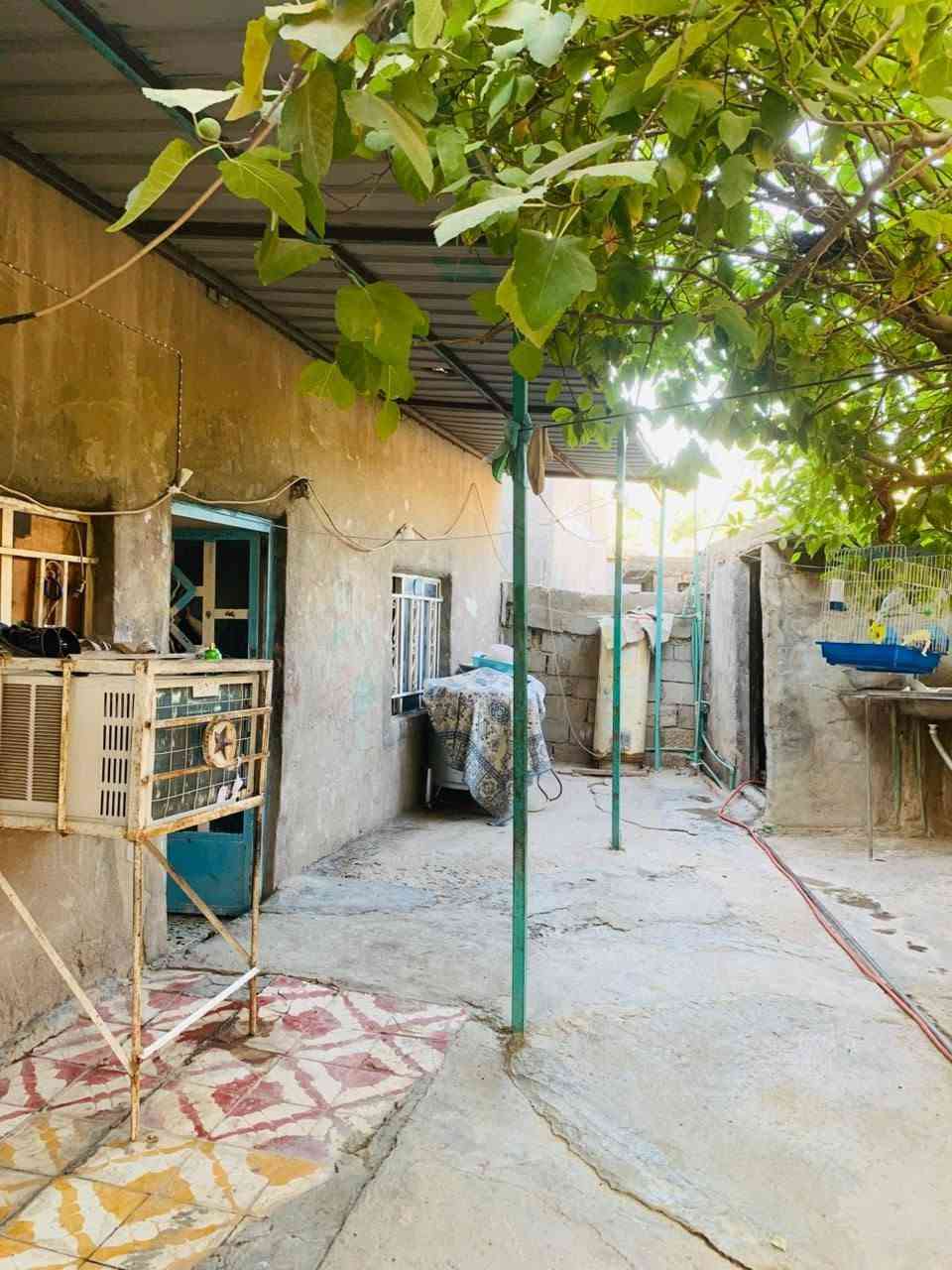 سلام عليكم يعلن مكتب الحمداني عن وجود قطعه ارض طابو زراعي سند ٢٥ العنوان مفرك السده المحطه عرب السيح يتكون  بيه غرفتين عكاده وتيغه درج ومطبخ وحمام وصاله استقبال وحمام خارجي واكو داخلي وتواليت وحديقه المساحه ٢٦٠ متر. الواجه ١٣ نزال ٢٠ (السعر ٢٠ مليون وبي مجال)للتواصل والاستفسار مراجعه مكتب الحمداني او الاتصال علئ الارقام ***********
