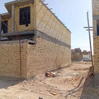 قطعة زراعي للبيع  منطقة حي الكوفه كل الخدمات متوفره مساحه 100م  078752...