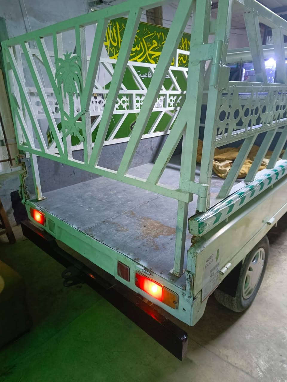 هيفي 2006 للبيع
بلادية بلا خياس كهربائيات كلها شغالة گير و محرك و اكسل بشرط تخم تاير سيارة فول الفول مو تعبانة 
للاتصال *********** فقط اتصال متوفر 
العنوان سامراء صلاح الدين
