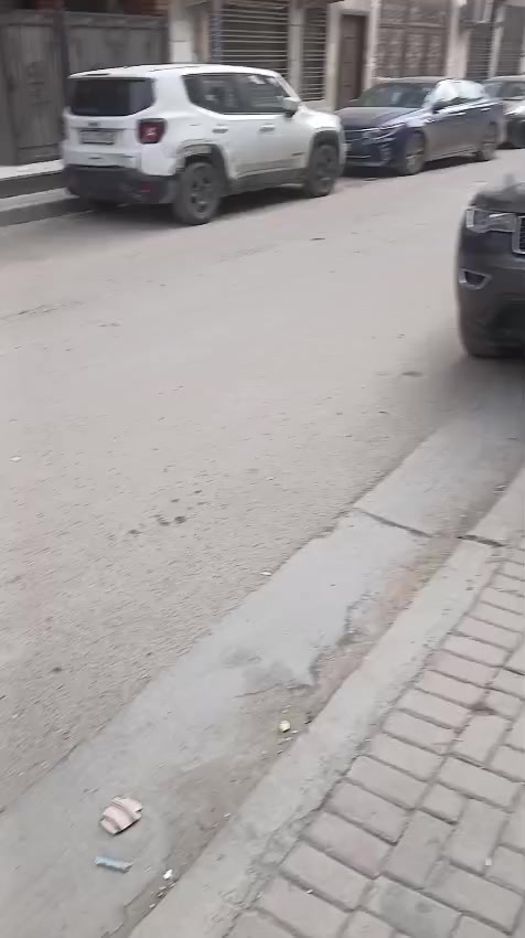 شقة مؤثثة للايجار كرادة داخل شارع بن رضا علوان للاستفسار ***********
