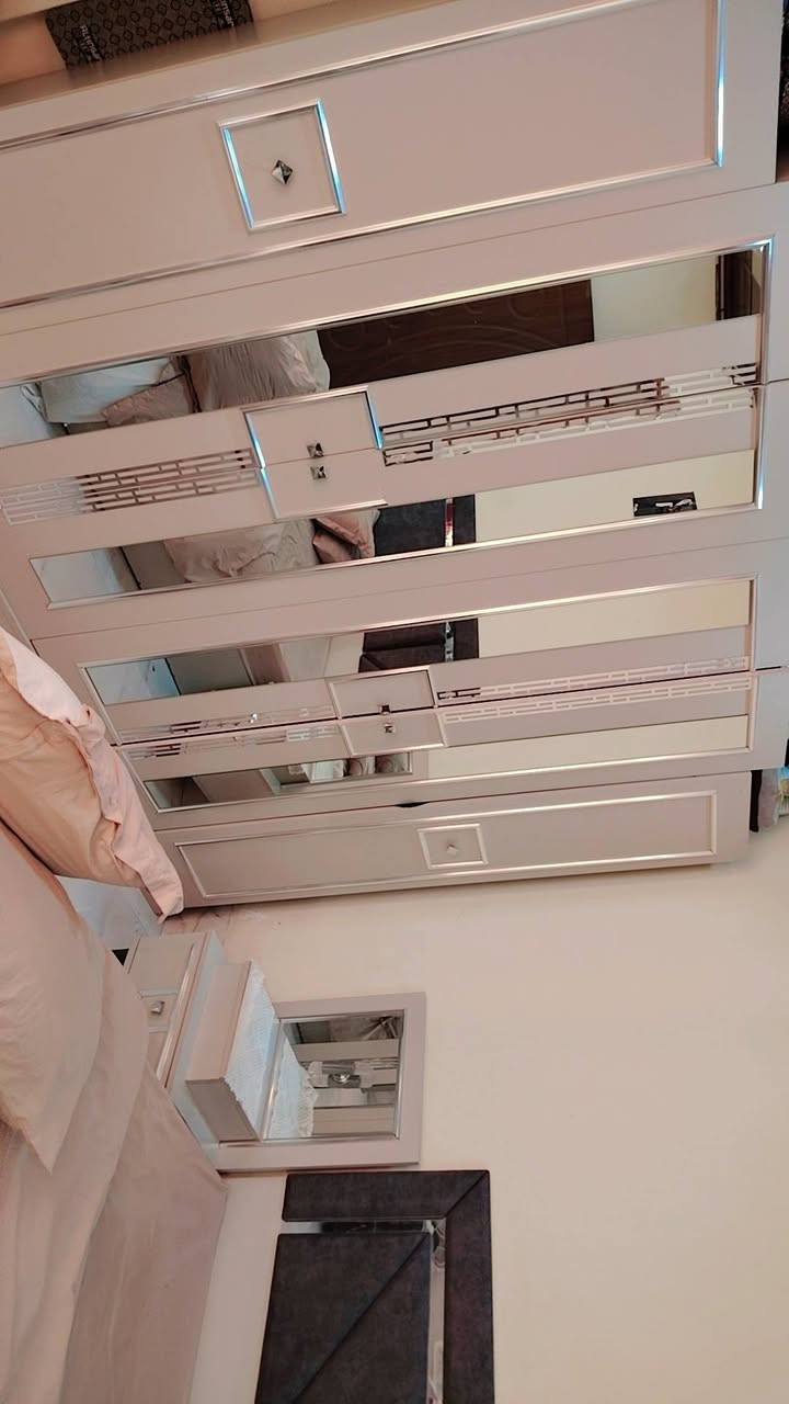 غرفة نوم للبيع اخو جديد 10 قطع قليل مستخدم سعرهه 900 وبي مجال قليل


**إذا كنت صاحب هذا الإعلان وتريد حذفه لأي سبب، رجاءا أرسل رسالة إلى الدعم الفني**