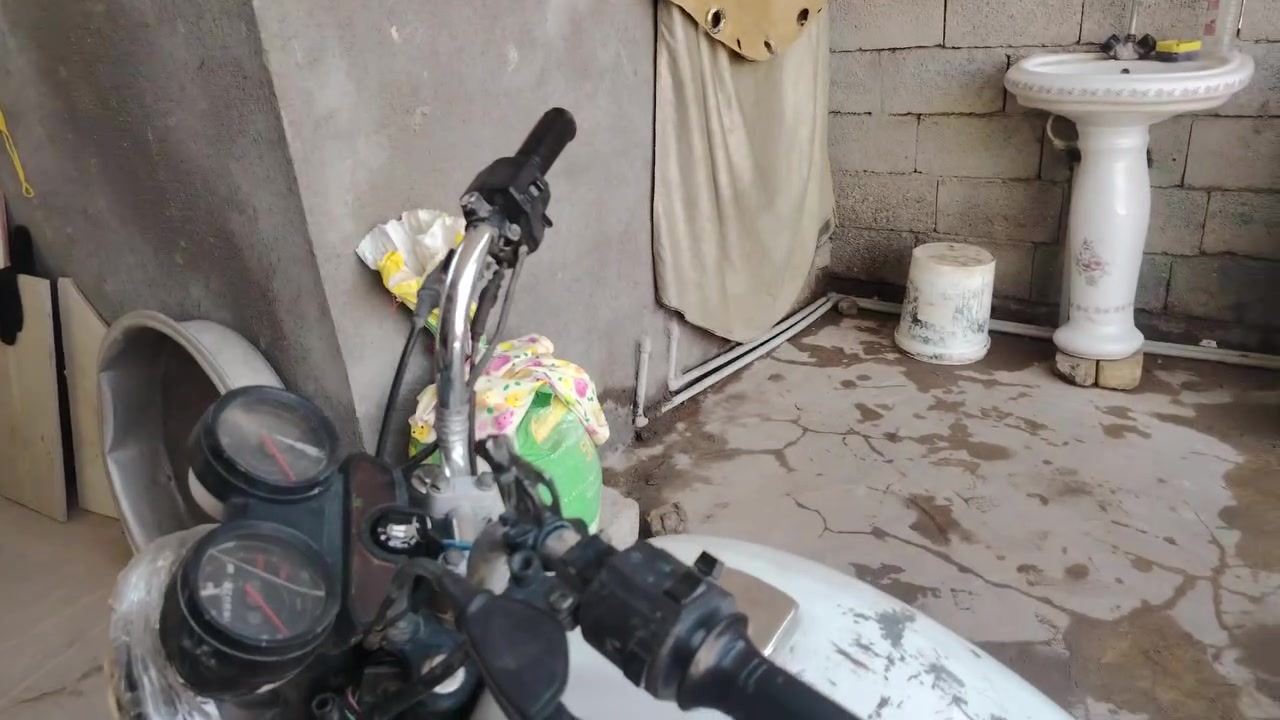 السلام عليكم
بوكسر موديل ١٩ أوراق باسمي مكينه مجفته قبل شهر أغراض كله جديده مبدللها كدام عينكم بالمقطع نكرة سلف تخم تايرات جدد السعر( 1) واحد مليون ومية الف وبيها مجال
***********
***********
