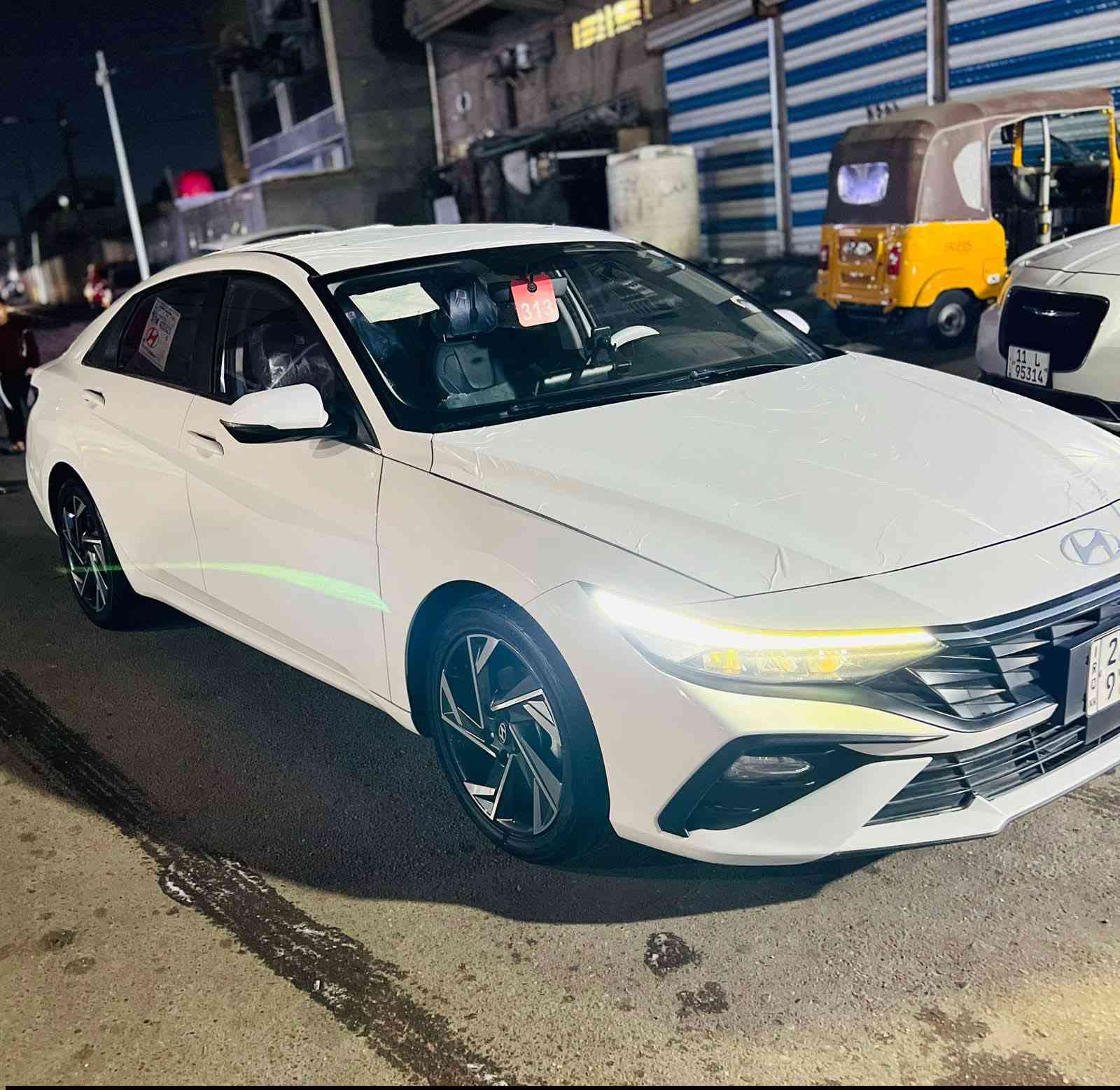 لبيع لنتره موديل 2024 خليجيه مكفولا كفالا عامه مكينه 1600 دبل نوزل ماشيه 60 كلش حلوه وفول موصفات  *********** مكانها بغداد سعر 140
