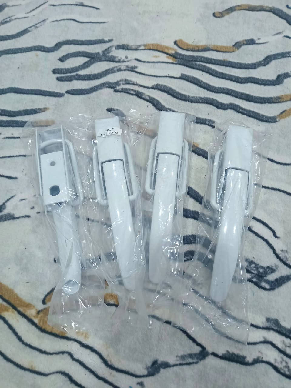 كماليات دير بيكم للبيع
ماطور ماسحات ٢٥ الف
بكلايتات الزوج ٢٠ الف
يدات بودي الزوج ٨ الف
كلوب سقف داخليه ١٠ الف
يدات باب داخليه الزوج ١٠ الف
قفل جكمجه ٢٠٠٧ إلى ٢٠١٣ سعر ٧ الف
جامات بكلايتات الزوج ١٠ الف
يوجد خدمة توصيل كافه محافظات العراق ٥ الف
رقم بي واتساب
***********
