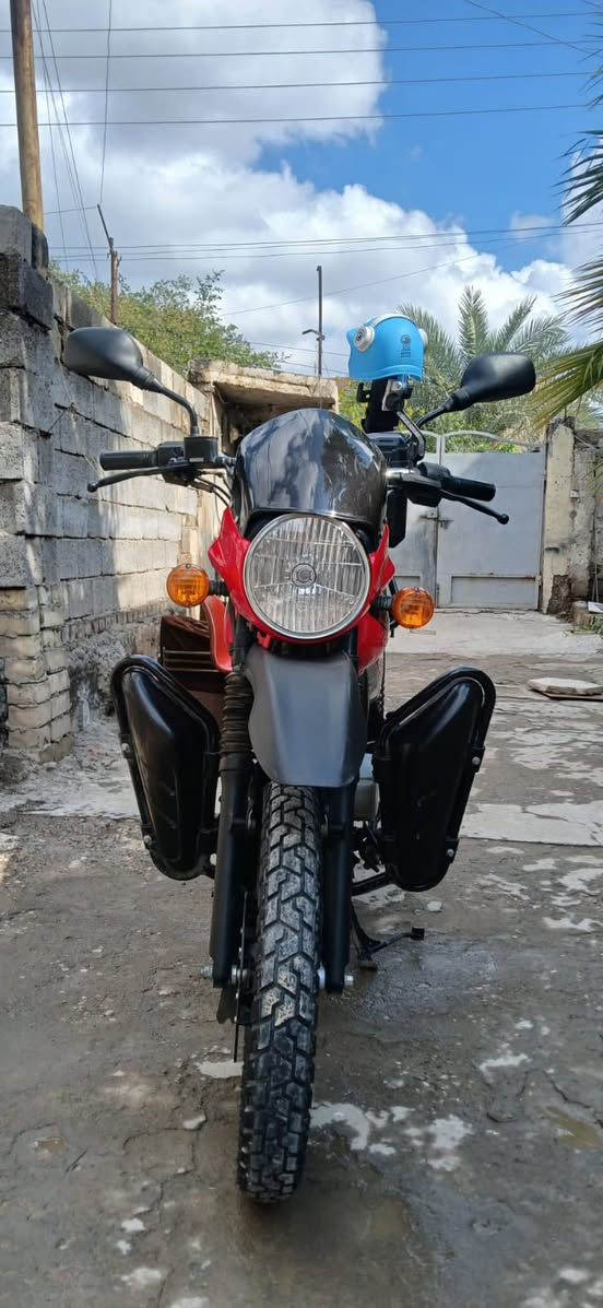 السلام عليكم مكلف بالنشر… بوكسر 2023 مكفولة كفالة عامة ماشية 20الف km مامشتغلة دلفري استخدام شخصي كاملة من كلشي ربع متصرف عليهة وبرغي مامفتوح بيهة اوراق كاملة تترقم اي محافظة تعجبك سعرهة مليون و750 قفل رقم صاحب الدراجة *********** مكانهة بغداد جسر ديالى ملاحضة رجائاً التفاصيل كاملة مذكورة اذا تعجبك اتصل تحياتي
