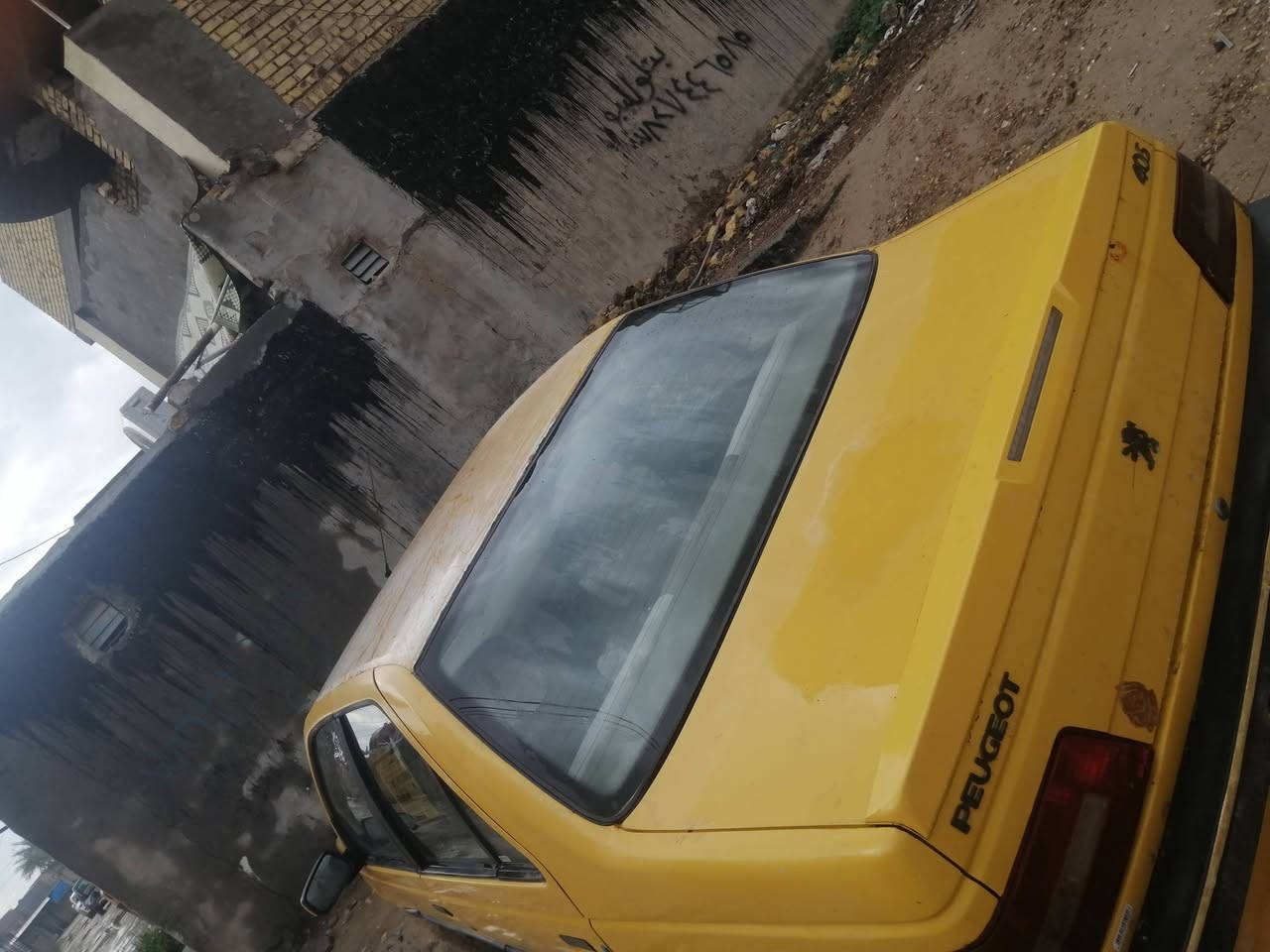 بيجو ٤٠٥ موديل ١٣ مكفوله من كلشي السعر ٣٨ رقم بغداد مكان سياره بابل قرب العلويه شريفه ***********
