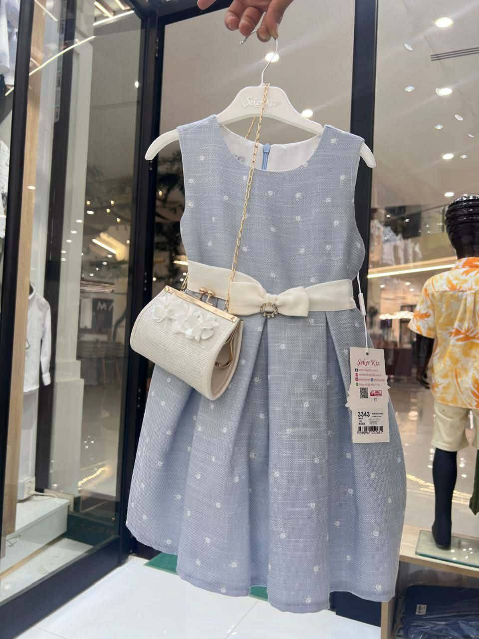 انتبااااه
تعزيل محل وصاحب المحل يريد يبيع الملابس جديدة وخامه تخبل 600 قطعه جمله و مفرد للشراء الإتصال بالرقم التالي 

 ***********
