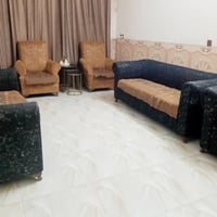 تخم 10 مقاعد للبيع   السعر250 الاتصال 07719320301