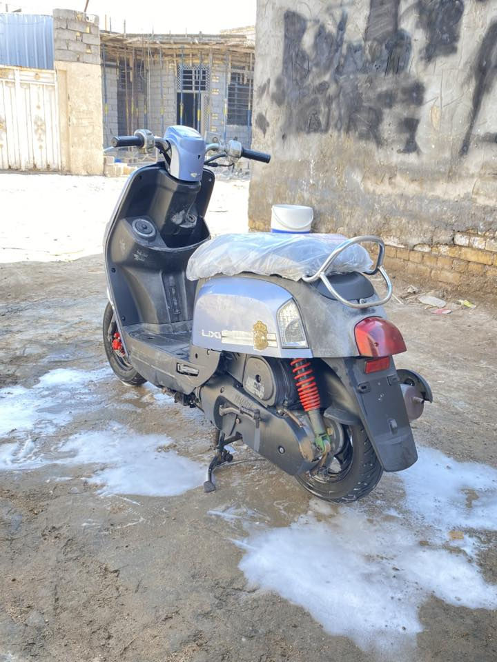 ماكس بوليسي دراجه حلوه ومرتبه صارله ٤ اشهر من طالعه من لحاويه دراجه جانت مضومه ماشيه بالشارع يمكن سبوع ما متعوبه شوفت عينك مكينه ما مفتوحه شرط الفحص كفرات دواخل بلادي كله ع وضع اليابان دراجه جديد وحلوه سعر 950 وبيه مجال شراي تصل *********** . ما متواجد وات ساب فقط اتصال . مكاني ناصريه مركز
