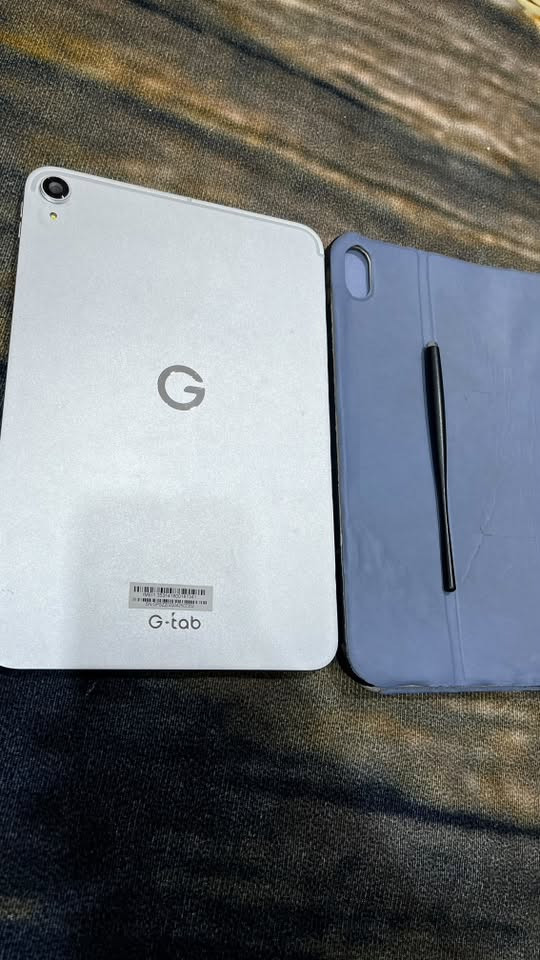ايباد PAD11 إصدار 15 مع شاحنه ومع الكارتون مالته  ما داخل تصليح ابد السعر 185 وبي مجال للاستفسار ***********
