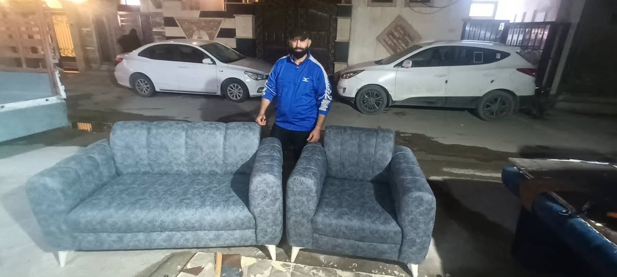 السلام عليكم يتوفر لدينا دواويبن حسب المساحه والقياس وحسب الموديل  اي موديل يعجبكم وشغل بي ضمان ومتوفر  لدينا  اقمشه بكل انواعها كتان وتر بروف  الصناعه الايطاليه للقماش  والي عنده تخم او ديوان استبدال دوشمه او تصليح بأنواعها  احنه حاضرين للاستفسار واتساب  والخاص العنوان  الاعضميه شارع قاسم  الفرع المقابل مطعم ابو قحطان  وتوجد خدمه توصيل  ***********
