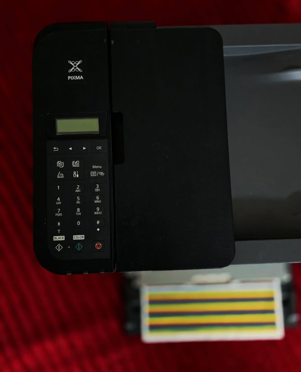 طابعة كانون PIxma
TR4645
استخدام قليل جدا 
طابعة نظيفة استخدام منزلي 
سعر مناسب جدآ 
الطابعة شغالة ونظيفة جدآ 
التواصل على الرقم 
***********
