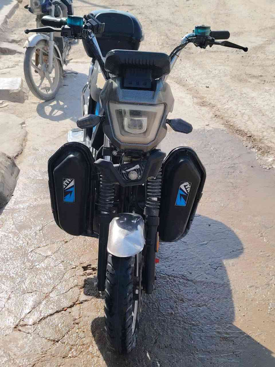 سلام عليكم ماطور شحن للبيع بطاريات يقرن عشره  سعره سعره 400 الف شهداء قرب مرطبات مشمشه(***********)(***********)
