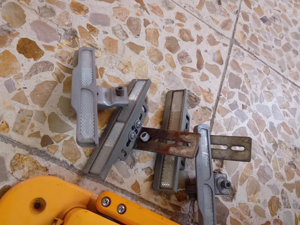 سلام عليكم غراض اصليه كلشي وسعره شراي تصل ***********
