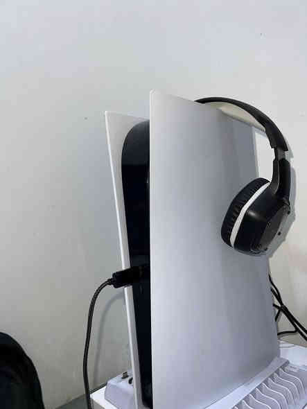 بلي فايف فات دجتل الجهاز نضيف كلش لا مفتوح ولا مصلح شرط مكاني ناصرية مركز سعرة 425 وبي مجال للزينين للتواصل *********** اذا حاب تاخذ ويا السماعة او المبرد عادي نتفاهم ع السعر كامل ملحقات فقط بدوننن كارتونه وبلعافية ع الياخذة ولله❤️
