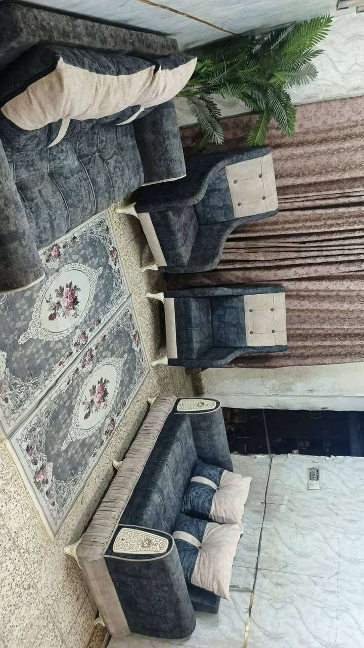 تخم 7 مقعد💺 اخو جديد اي ضرر مابي خشب ثكيل كلش قوي وثكيل سعر ,,215,, بي مجال مكان لبياع *********** يوجد واتساب
