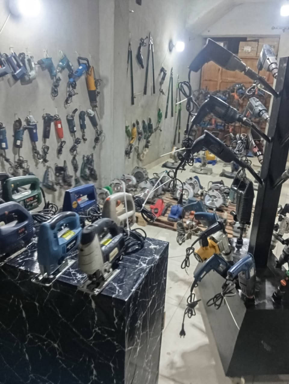 الشغل الجديد وصل البيع بالكيلو🔥🔥🔥 
عدد استيراد وارد المانيا 💪🤍
العدد اليدويه الكيلو 180
العدد الكهربيه علي التجربه الكيلو 350
متاح شحن جميع المحافظات 
العنوان 
المنصوره - شارع عبدالمنعم بسيوني متفرع من شارع احمد ماهر علي ناصيته مطعم اوطه هتدخل الشارع 3 عماره علي ايدك الشمال 
مواعيدنا يوميا من 10 صباحا الي 10 مساء 
كلمنا أو ابعتلنا واتساب نبعتلك اللوكشن 
01036757397
مهندس كيرلس لطفي 
مستنينك تنورنا ☺️
متاح شحن جميع المحافظات 
#عدد_صناعية #ستوكات_اوروبية #عدد_بالكيلو #عدد_يدوية #درلات #ماكنة_لحام #ستوكات_بالكيلو #عدد_يدوية_بالكيلو


**إذا كنت صاحب هذا الإعلان وتريد حذفه لأي سبب، رجاءا أرسل رسالة إلى الدعم الفني**